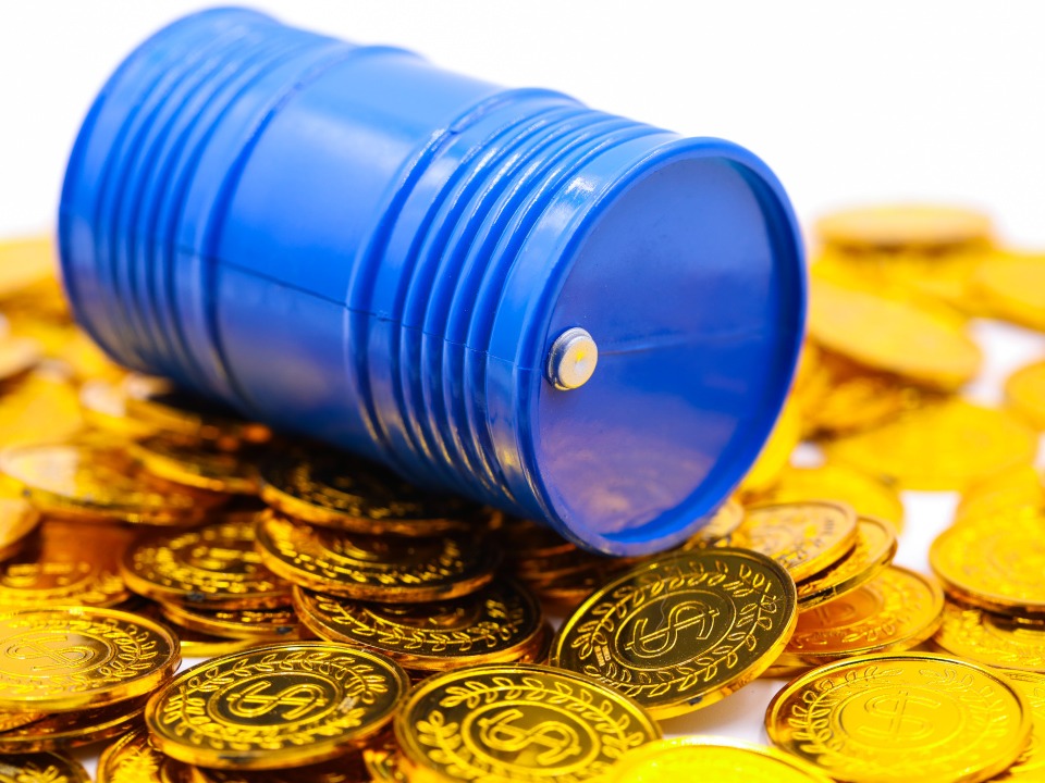 美伊局势推涨油价!分析师直言涨势超预期,短期关注地缘因素