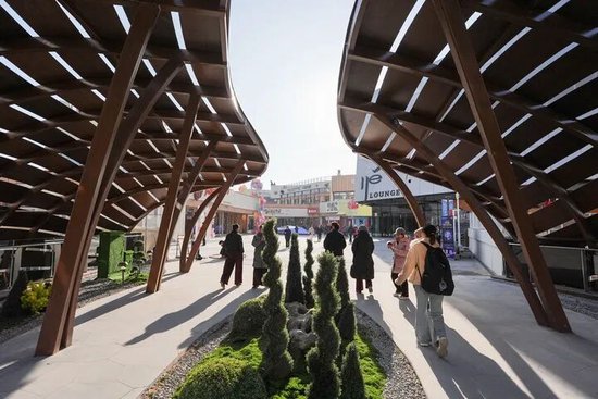 港媒关注:北京、上海GDP是如何突破5万亿元的?