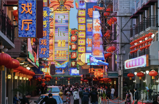 春节档,已破十亿!