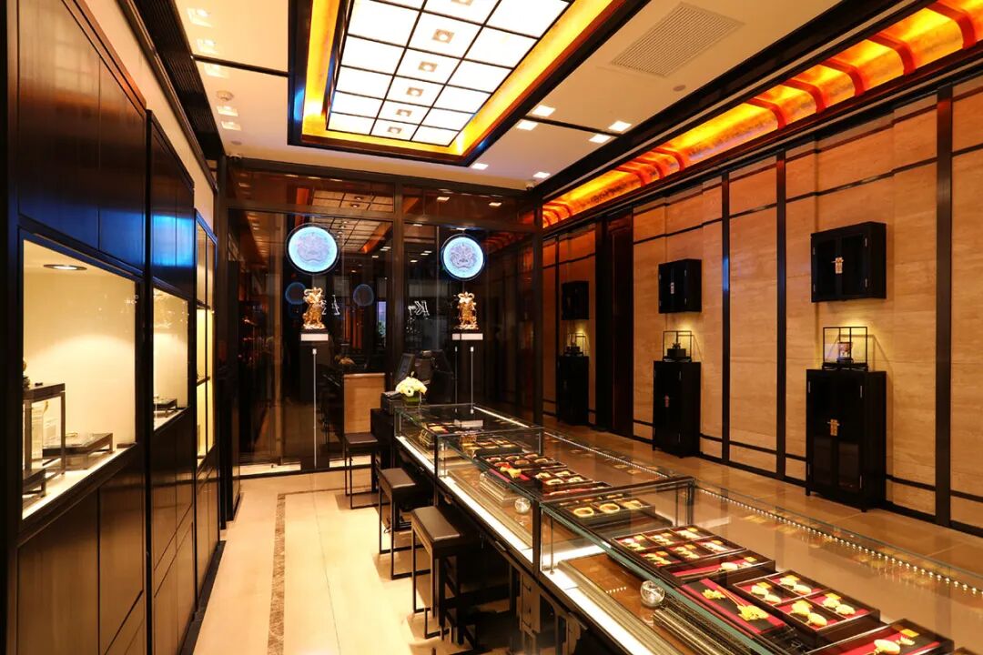 涨价前夕,老铺黄金飙上1360亿元