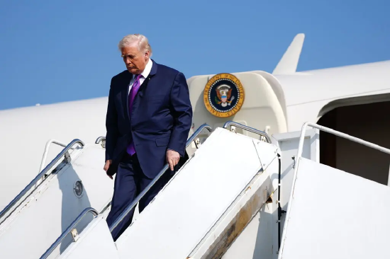 特朗普考虑先对伊朗实施精准打击,随后发动更大规模攻击