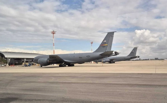 刚刚，美军最大航母抵达！美军将领警告对伊动武风险！美股集体大跌，金银大涨