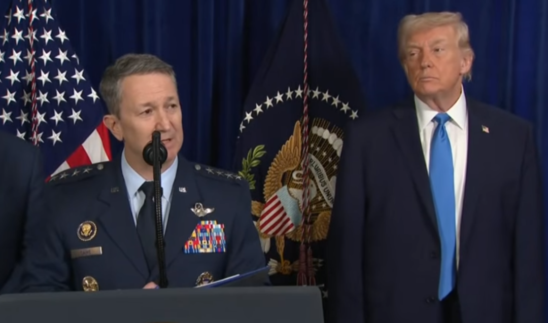 道指重挫800点，IBM跌超13%，白银期货涨超7%，加密货币超16万人爆仓