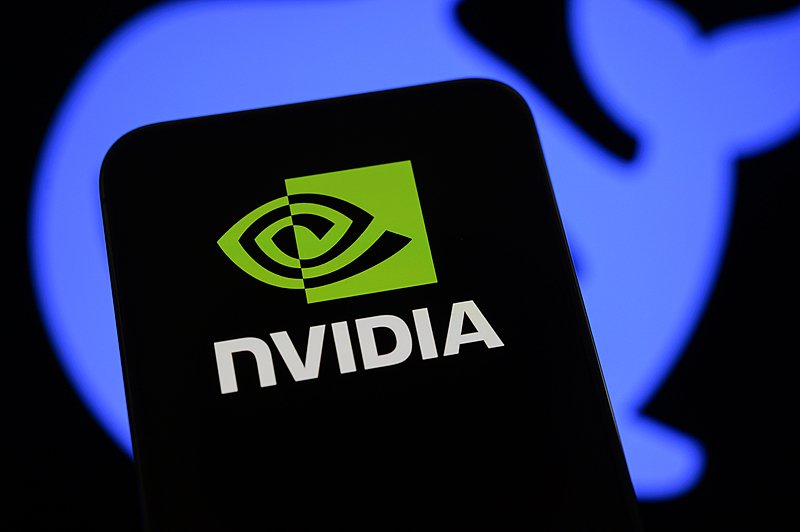 英伟达股价大跌超5%，市值一夜蒸发1.77万亿元