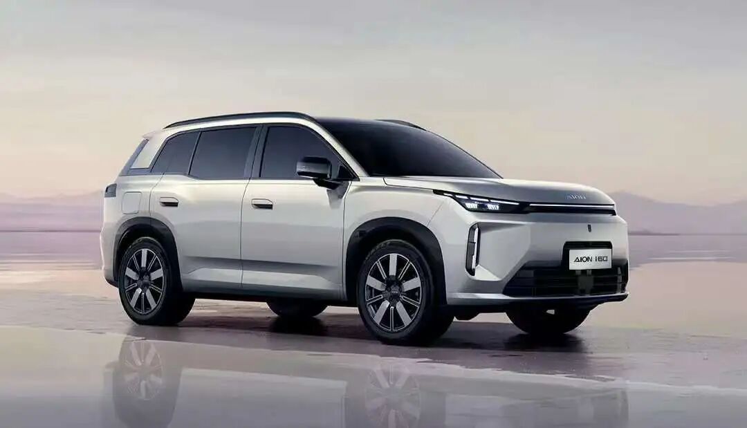 爆款焦虑下的“减法”:埃安推i60丐版,10万起能救市吗?