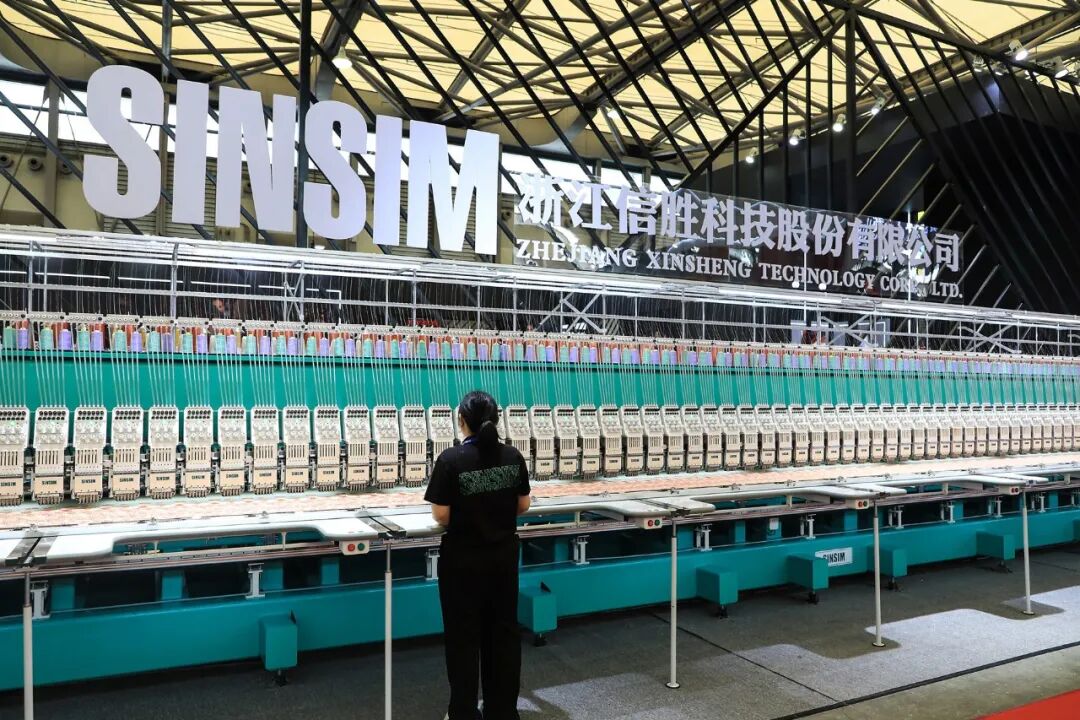 “缝纫机”进A股，先分掉7亿再搞钱