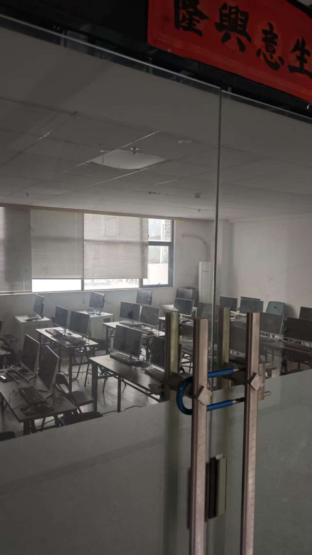 3·15｜一机构以“高薪保底”工作诱导贷款培训，多名被骗学生报警后获立案