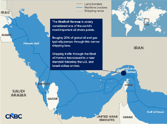 霍尔木兹海峡航运几近停滞：谁在通行、谁仍滞留或改道