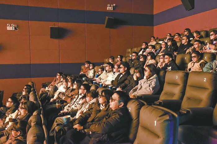 儒意入主，万达电影易帜