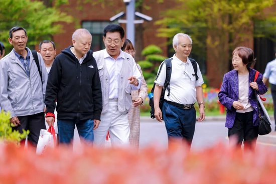 上海交通大学校友代表陈光明：校训精神已深入骨髓