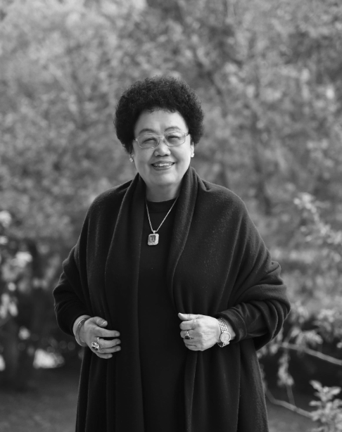 “紫檀女王”陈丽华:“人生不做点事,等于白来”