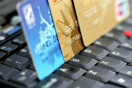 信用卡“现金牛”褪色,四大股份行规模、收入双降