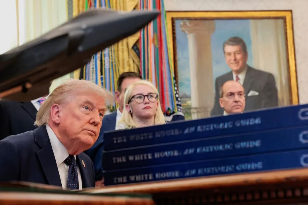 英镑GBPUSD陷入全面危机：英国消费者信心崩塌+通胀失控+战争冲击！