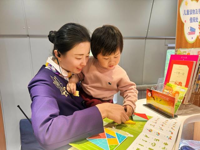 长三角铁路今日预计发送402万人次，加开夜间高铁137列