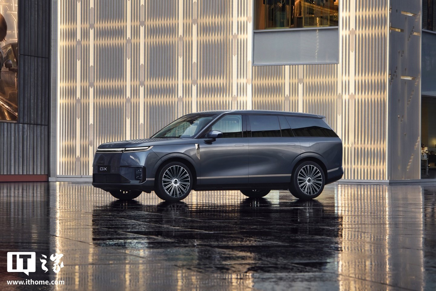 小鹏 GX 车型首发“太空陶瓷 24K 金标”，媲美金刚石级硬度