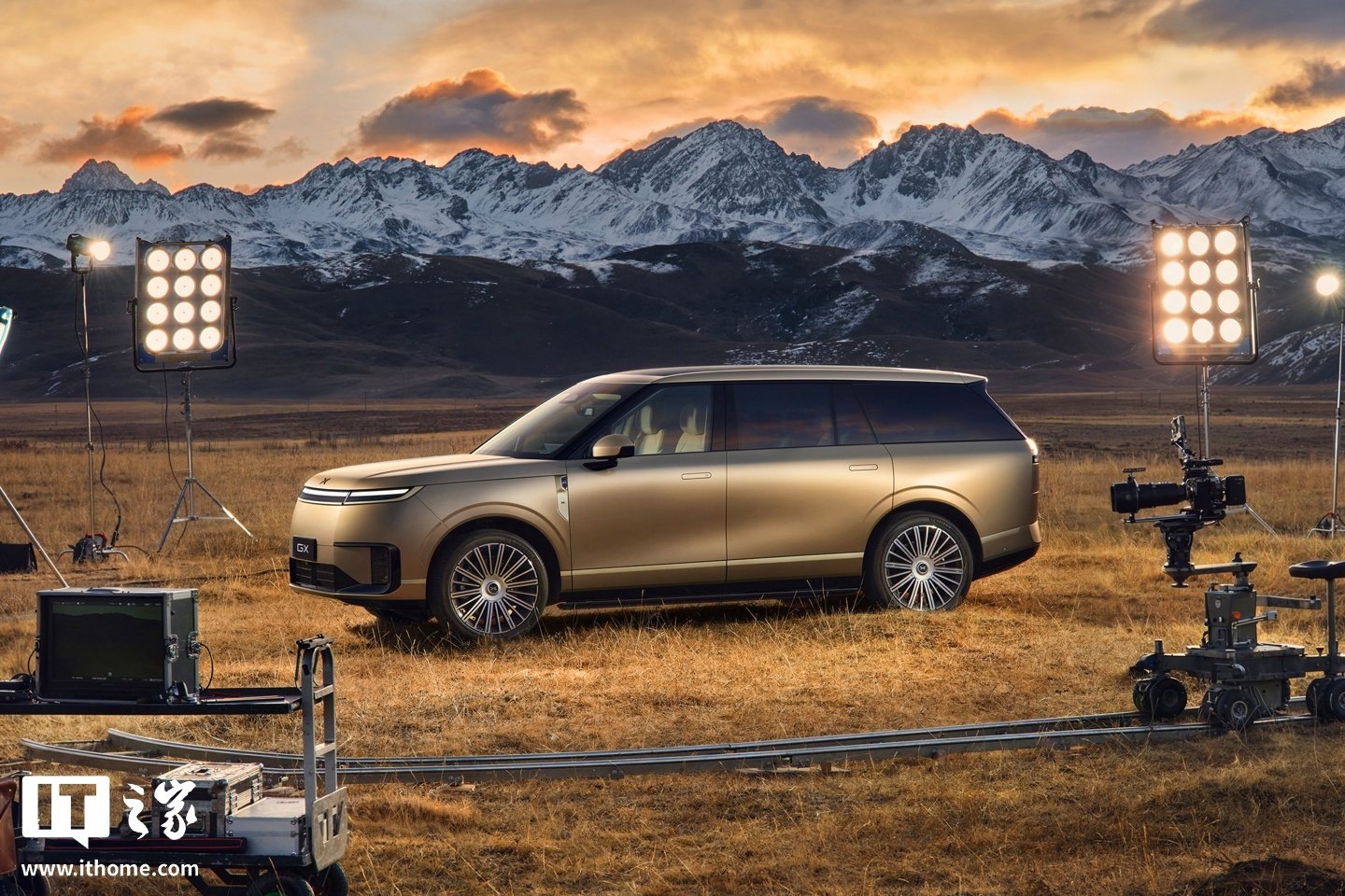 小鹏 GX 车型首发“太空陶瓷 24K 金标”，媲美金刚石级硬度