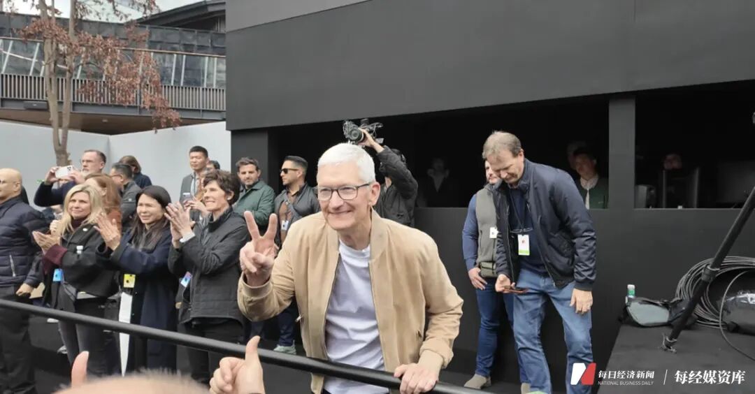 15年，4万亿美元市值，苹果库克时代即将谢幕 特努斯接任，释放什么信号？