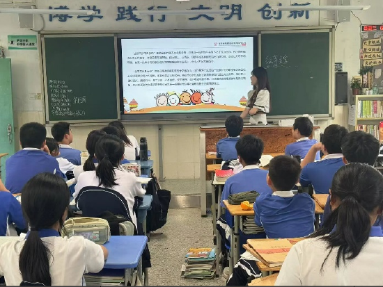 515投资者保护|鹏华基金青年投教团：走进机关&社区青年夜校进行授课 助力深圳青年提升金融素养