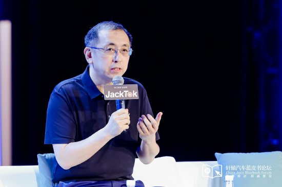 岚图卢放谈华为鸿蒙与自研逍遥座舱:是合作也是比赛