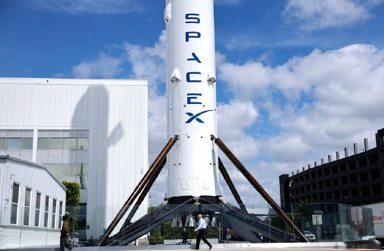 SpaceX IPO招股书首度曝光:星链年赚113亿美元,AI业务单季亏损24.7亿,估值剑指1.8万亿美元